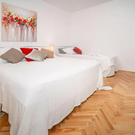 Apartment Mateo With Terrace Baska (Krk)