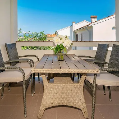 Mateo With Terrace Apartment *